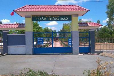 Trường TH Trần Hưng Đạo chào mừng năm học mới.